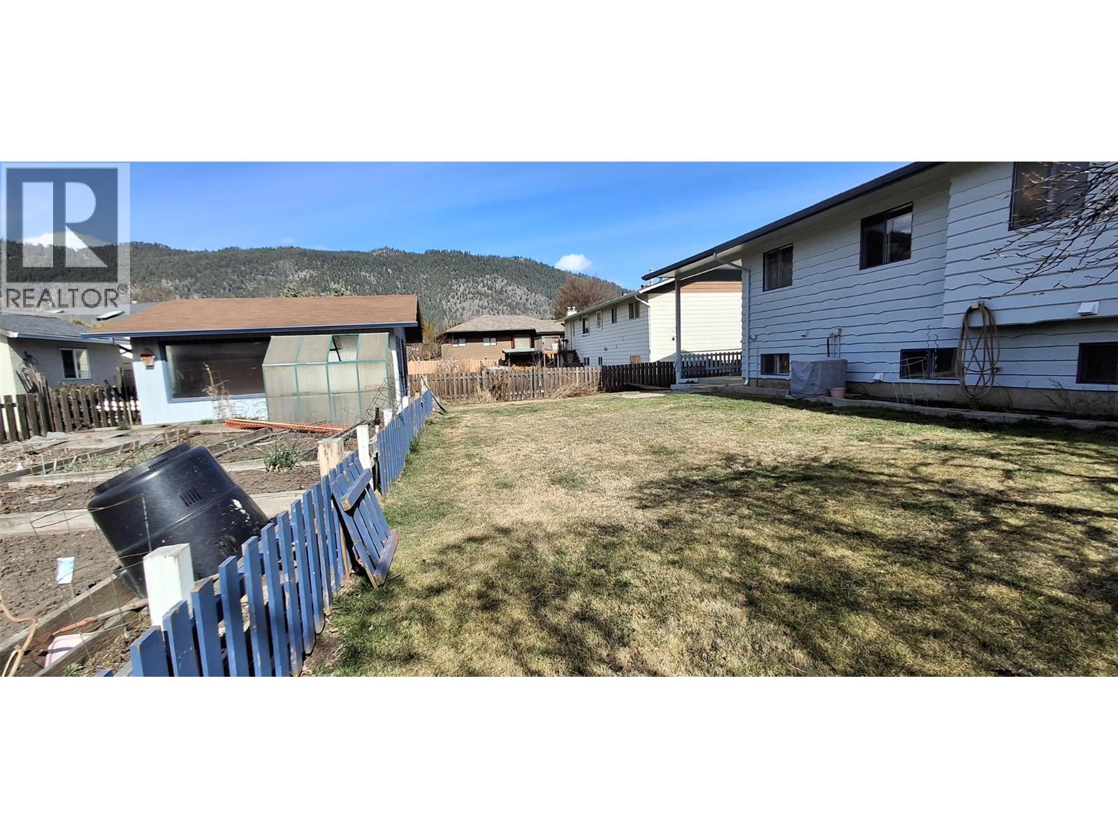 338 Beach Drive, Chase