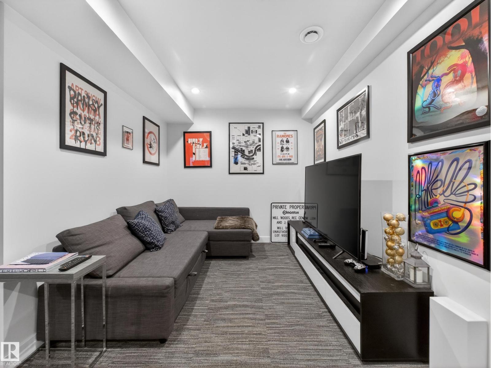 4465 5A ST NW, Edmonton