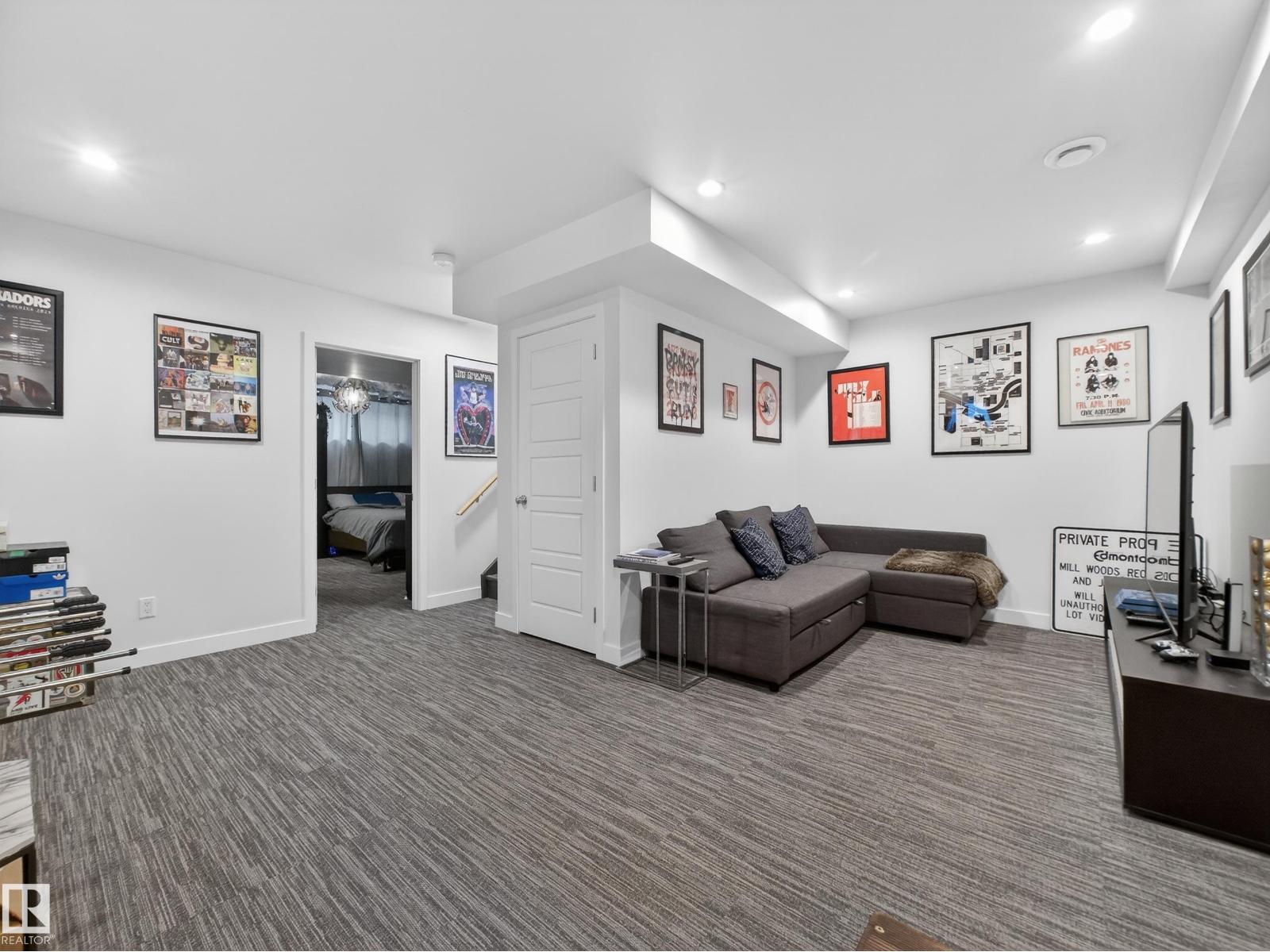 4465 5A ST NW, Edmonton