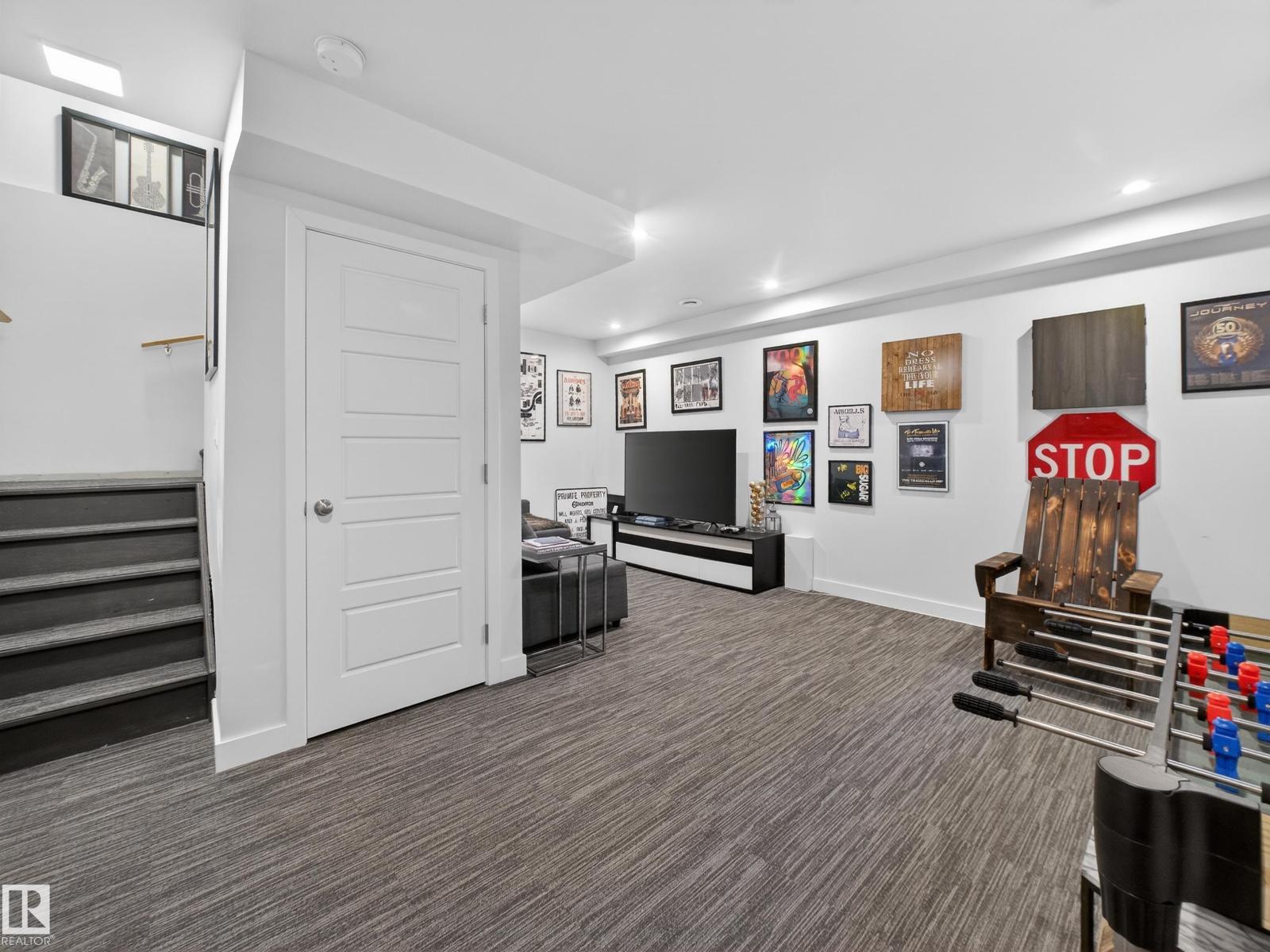 4465 5A ST NW, Edmonton