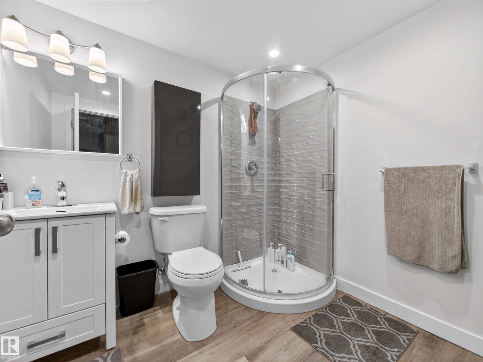 4465 5A ST NW, Edmonton