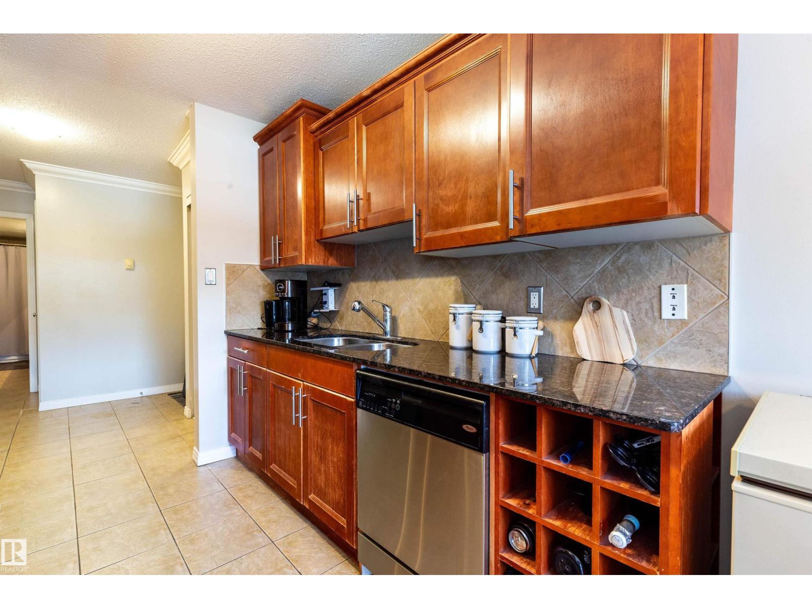 #201 10720 84 AV NW, Edmonton