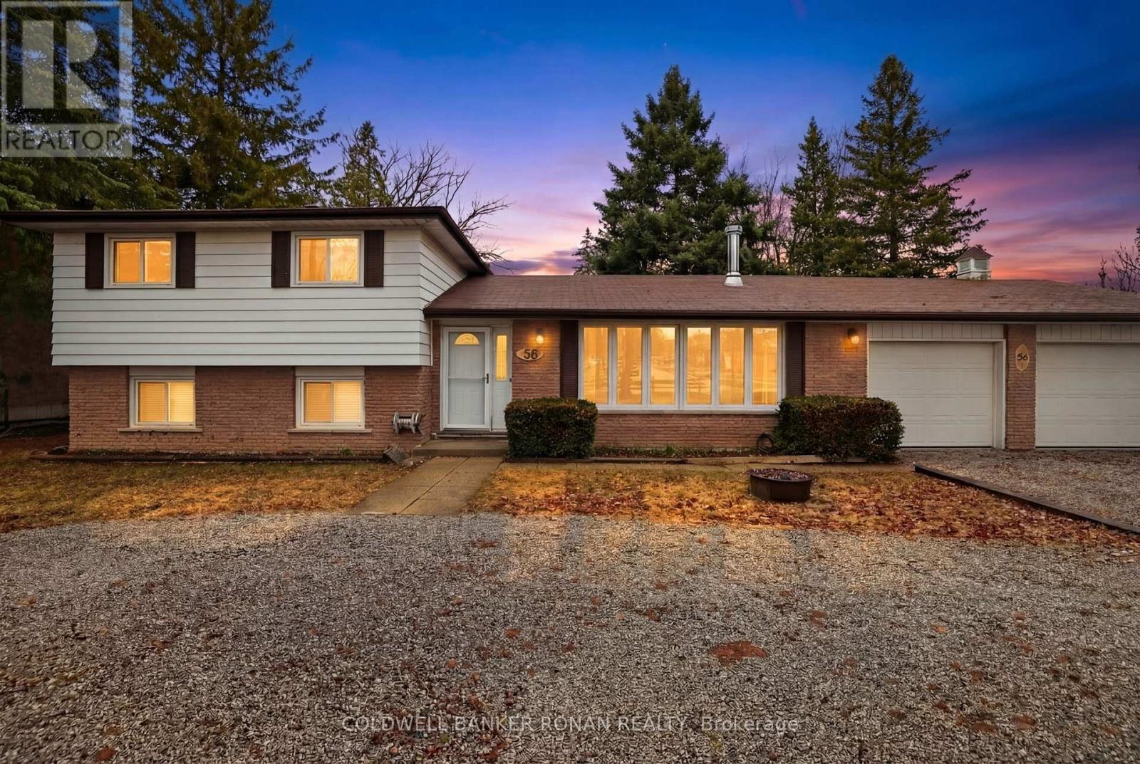 56 LAKELAND CRESCENT