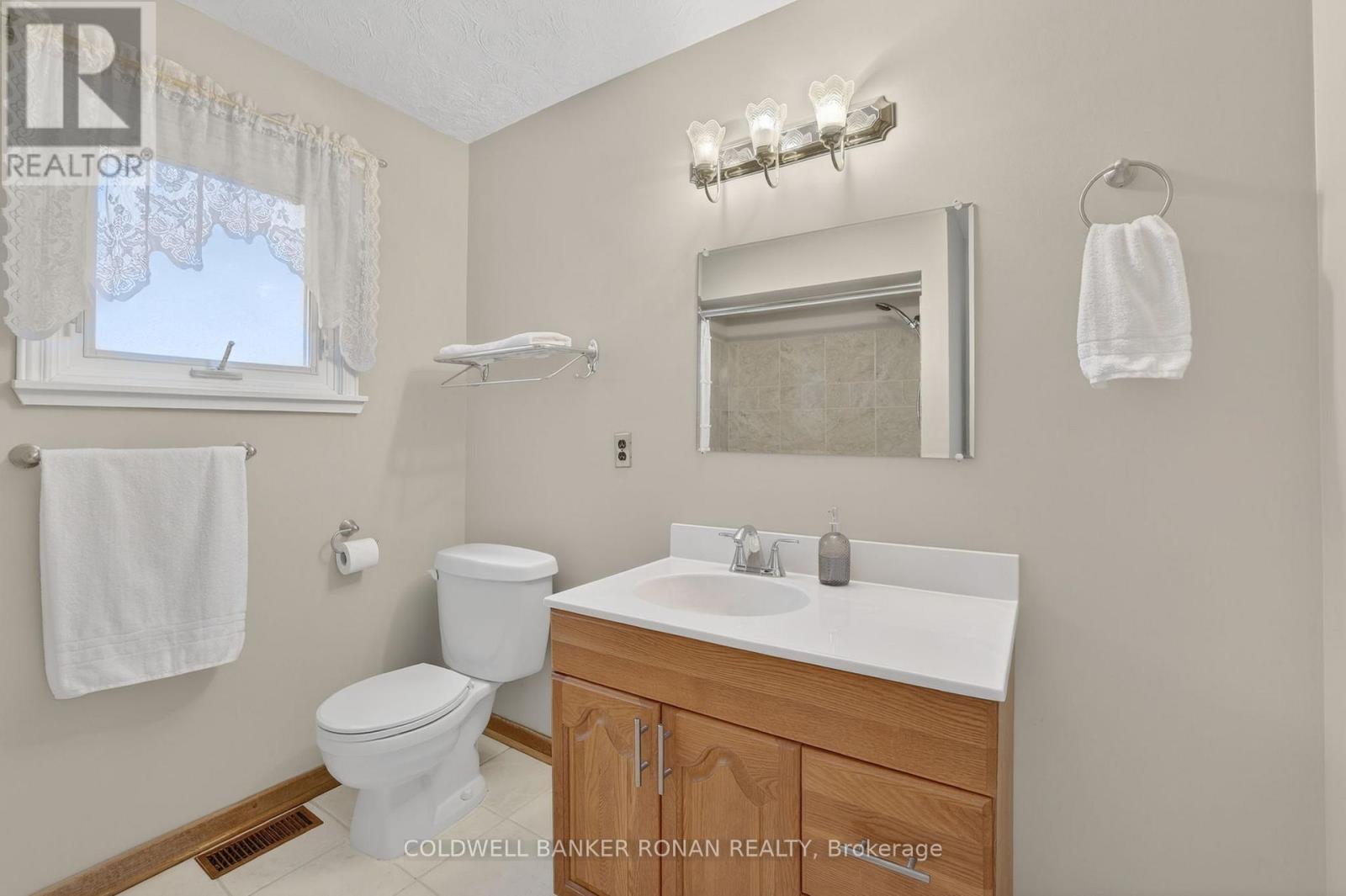 56 LAKELAND CRESCENT - 21