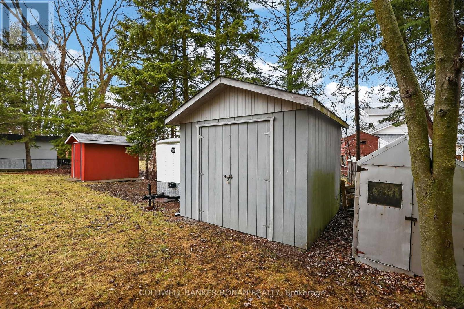 56 LAKELAND CRESCENT - 36