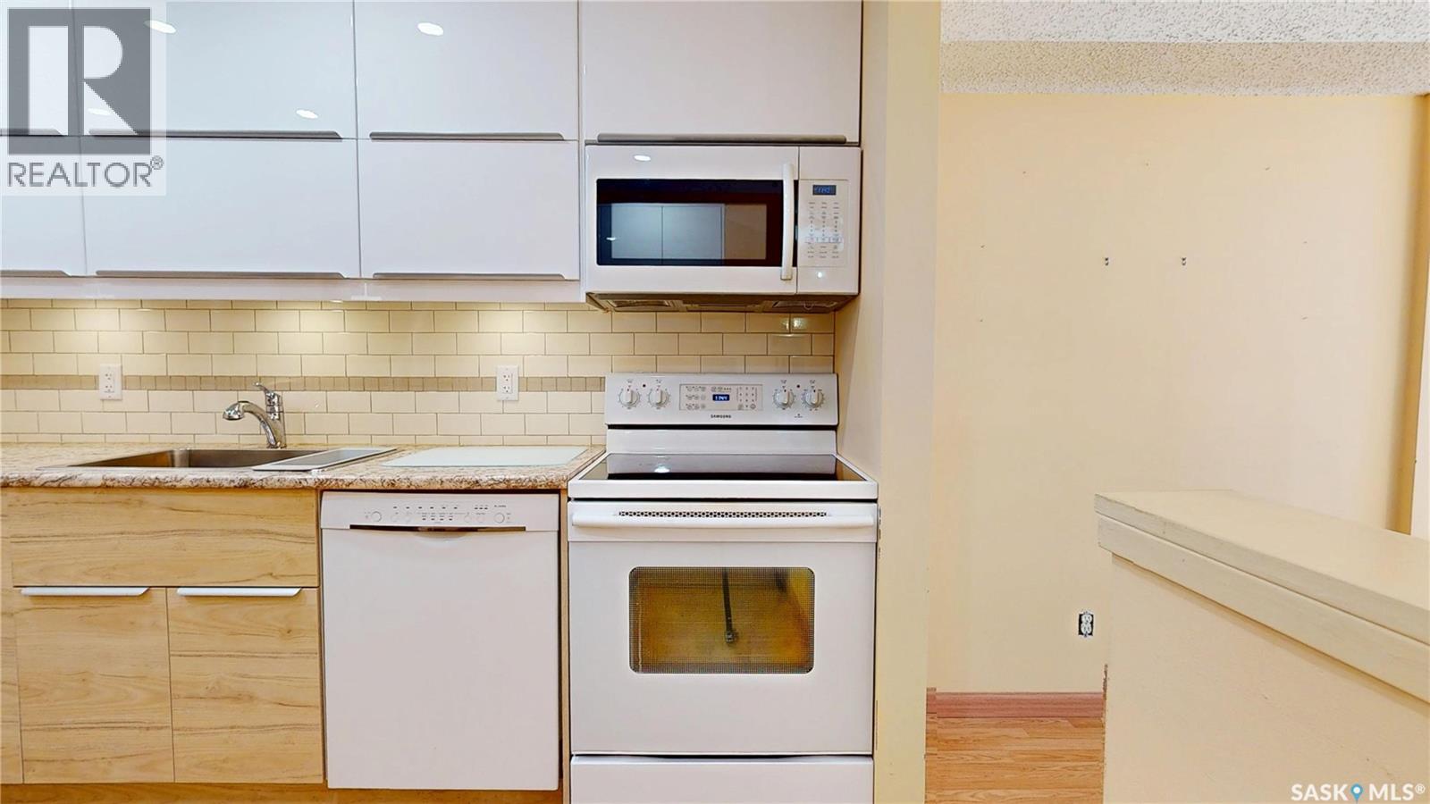 #107 2727 VICTORIA AVENUE - 8