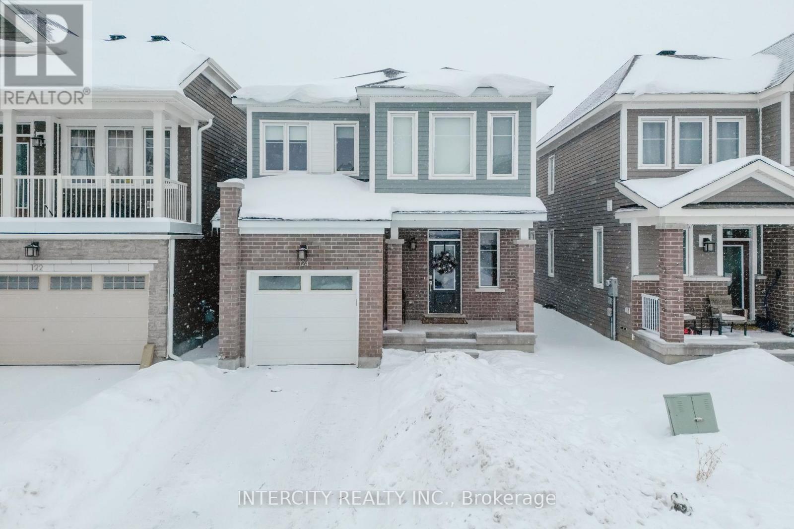 124 HACKAMORE CRESCENT - 2