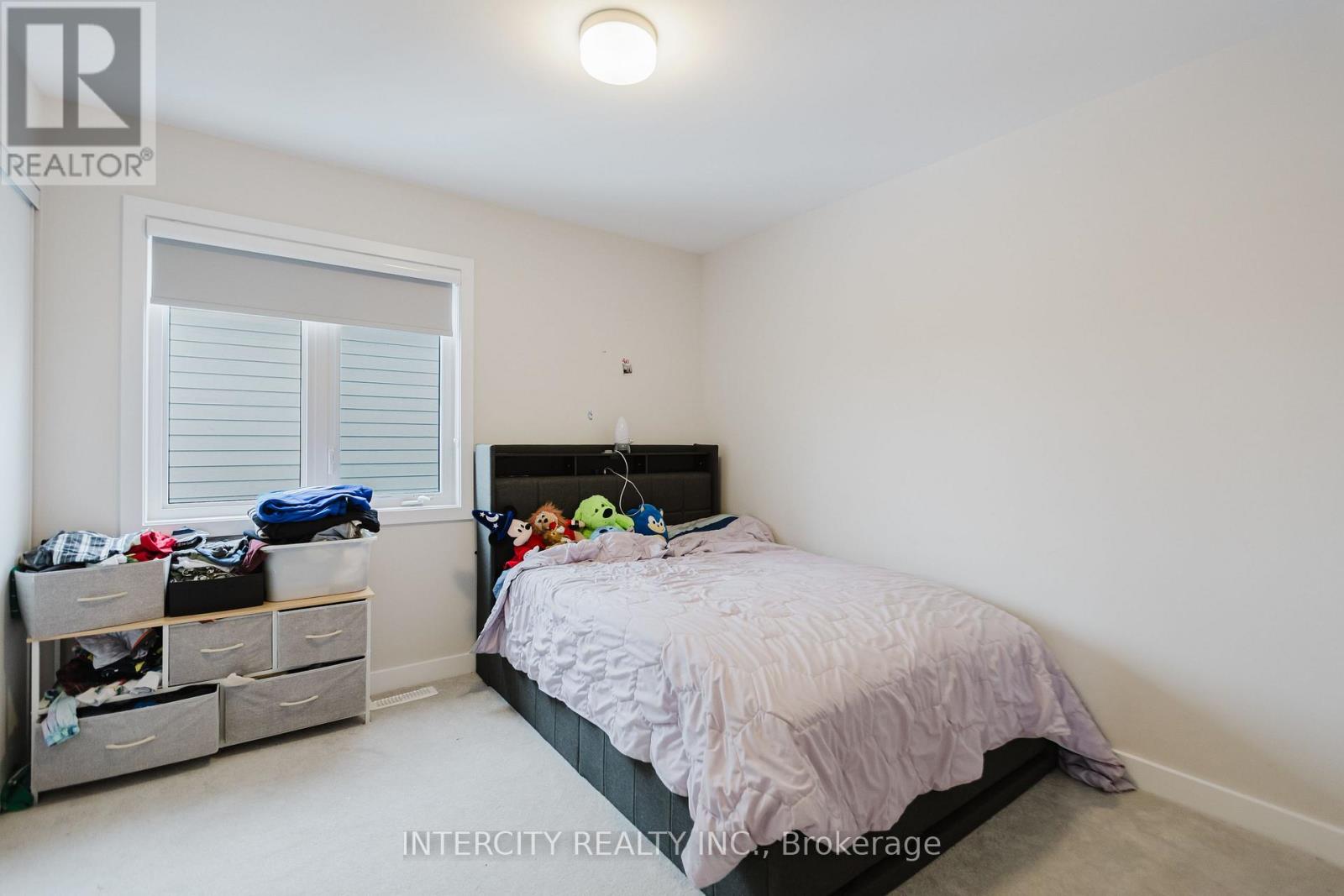 124 HACKAMORE CRESCENT - 27