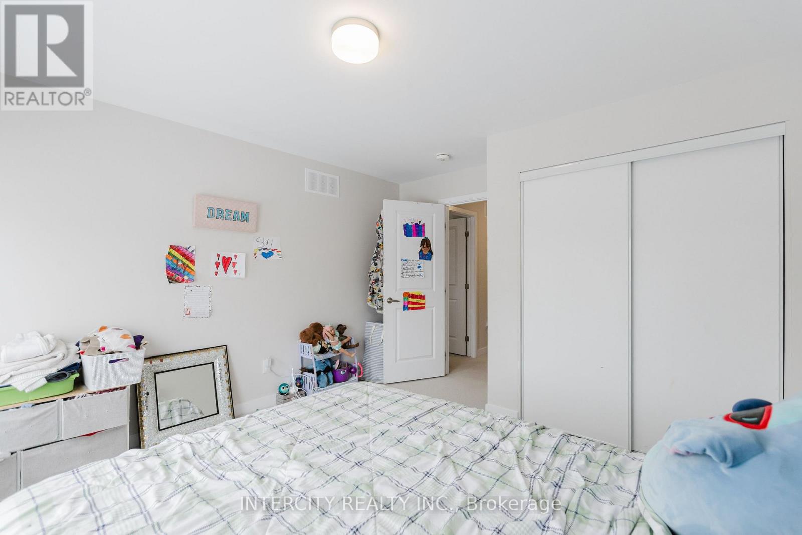 124 HACKAMORE CRESCENT - 32