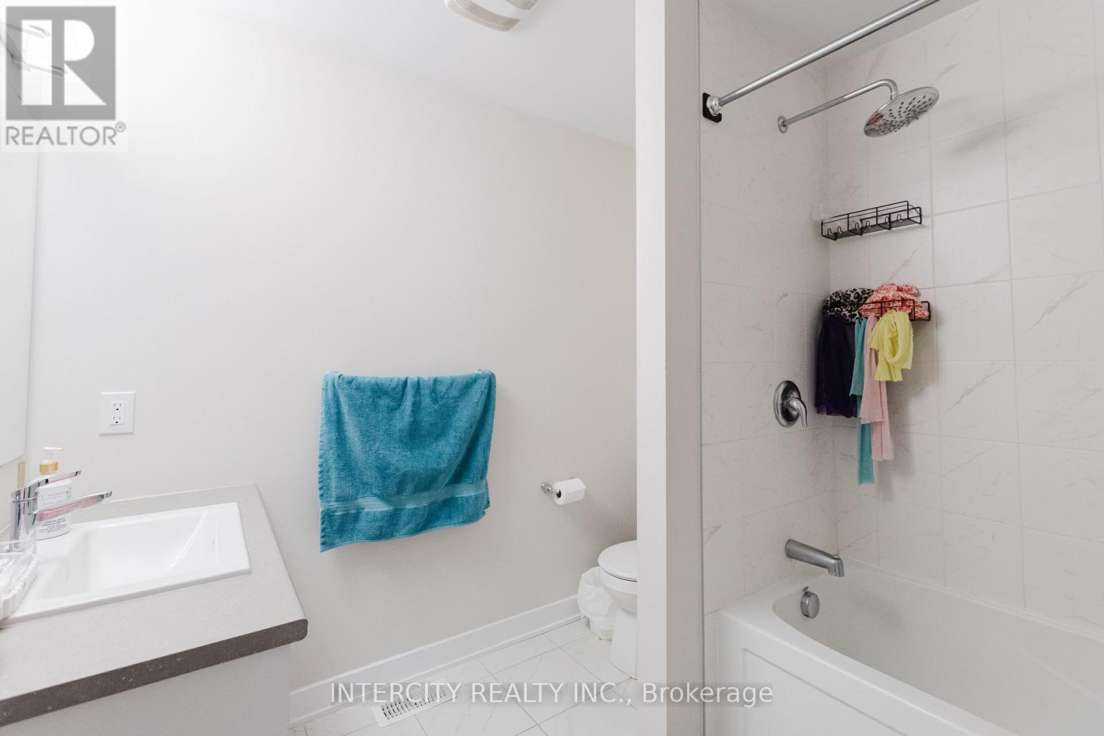 124 HACKAMORE CRESCENT - 33