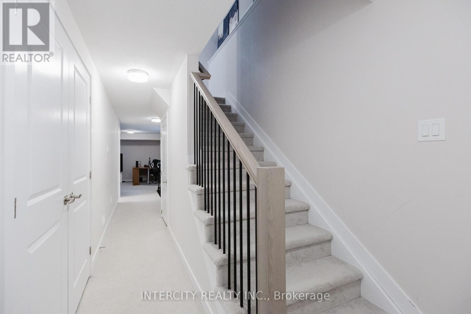 124 HACKAMORE CRESCENT - 36