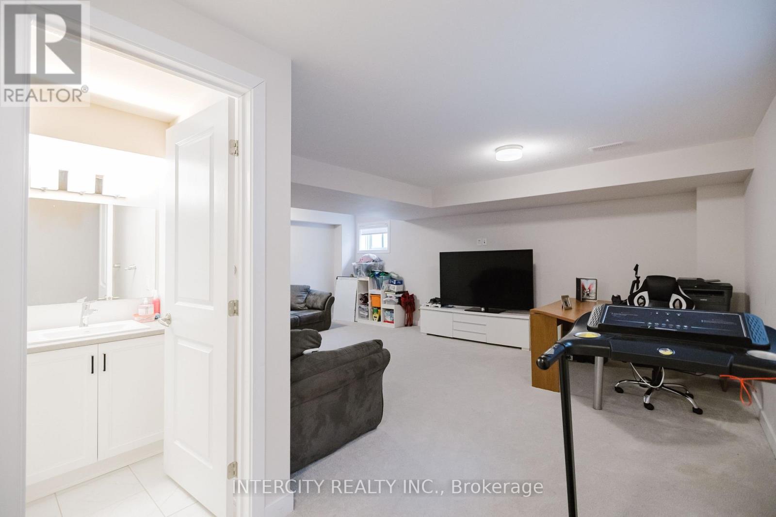 124 HACKAMORE CRESCENT - 38