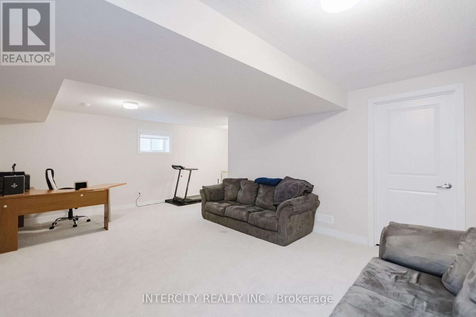 124 HACKAMORE CRESCENT - 40