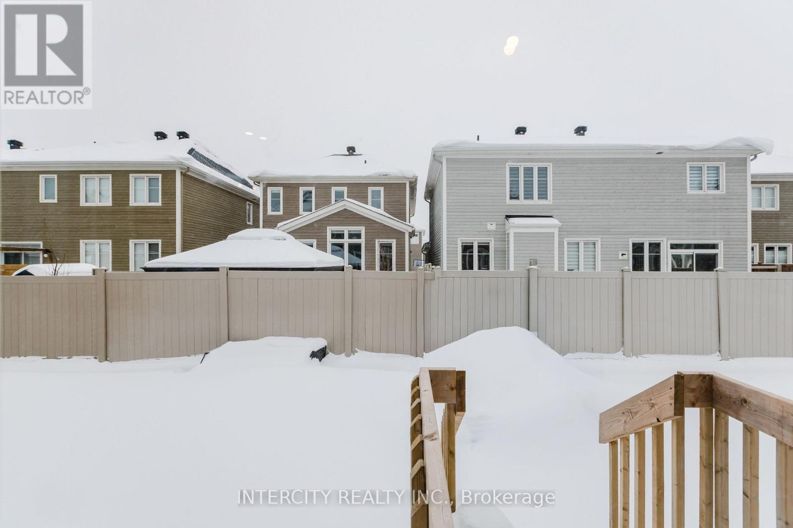 124 HACKAMORE CRESCENT - 43