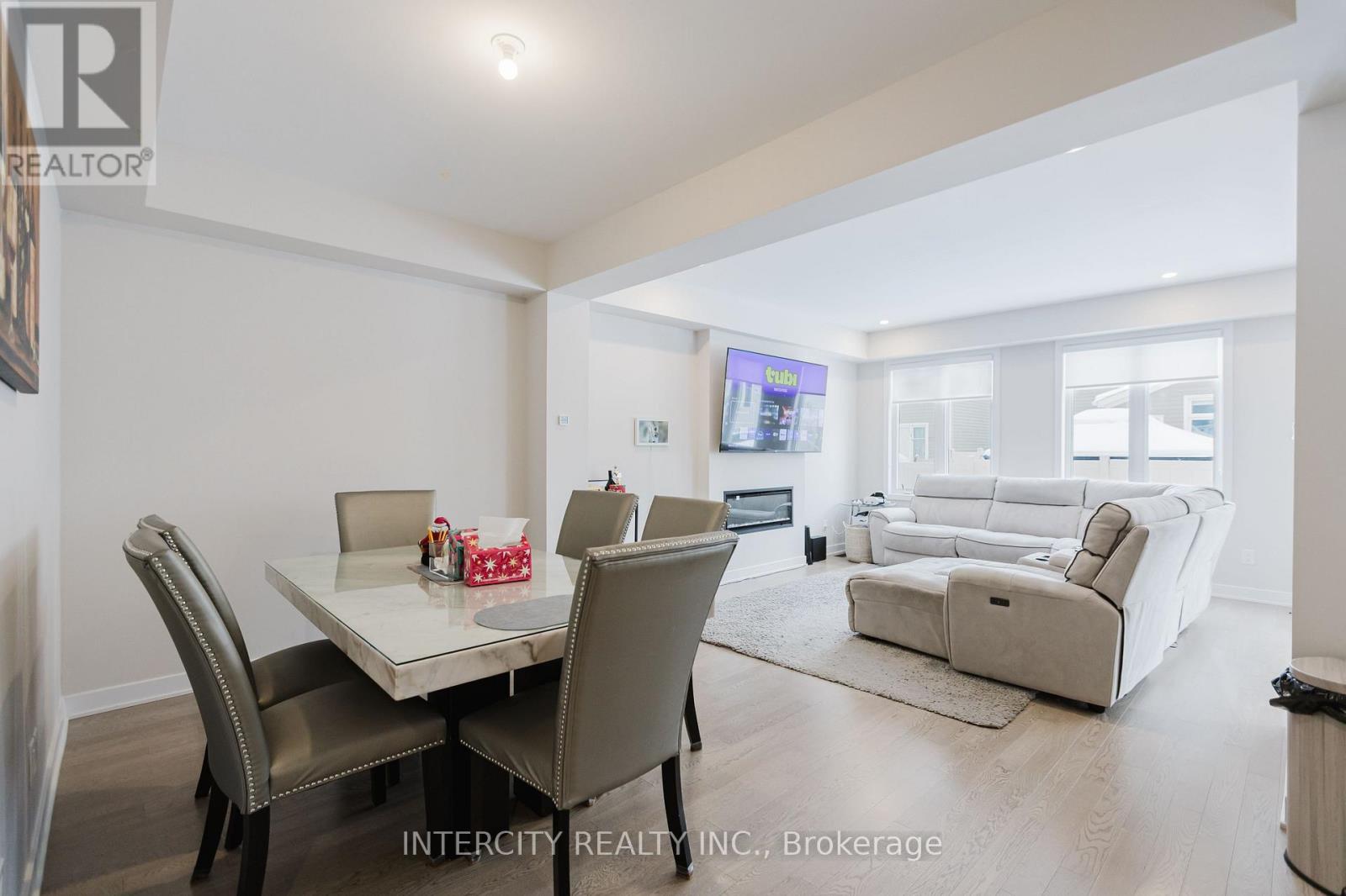 124 HACKAMORE CRESCENT - 9