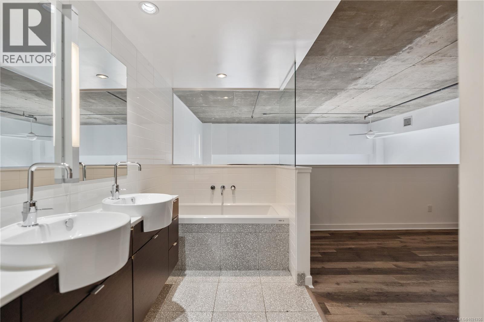 #416 770 FISGARD ST - 21