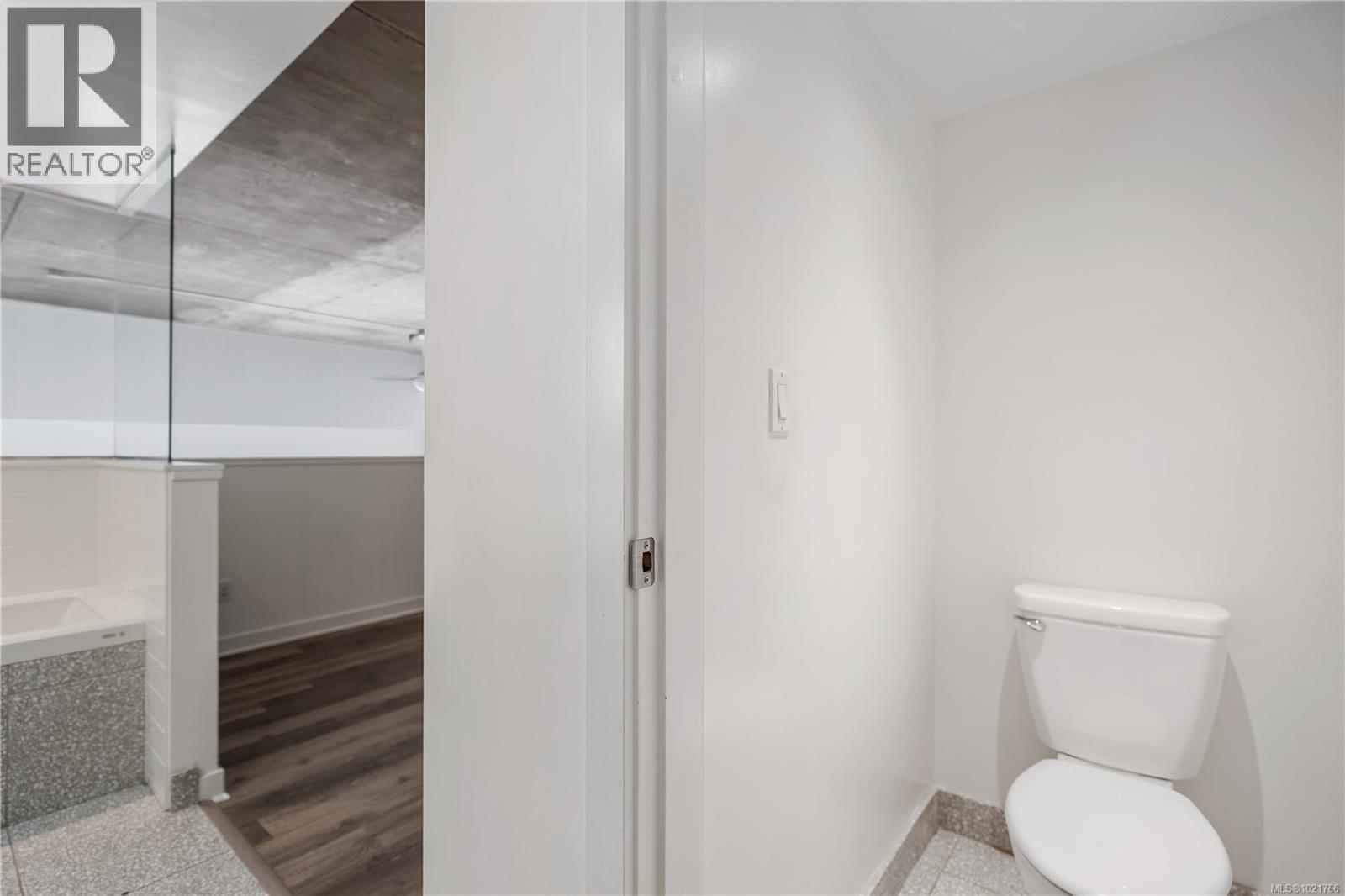 #416 770 FISGARD ST - 44