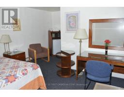 1701 London Line, Sarnia, ON N7W1B1 Photo 6