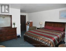 1701 London Line, Sarnia, ON N7W1B1 Photo 8