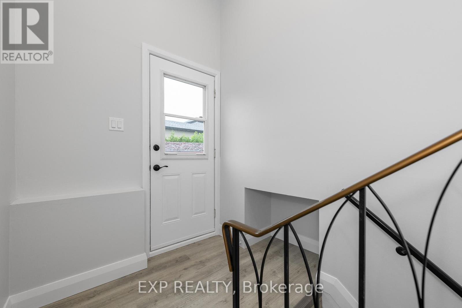 869 CARON STREET - 5