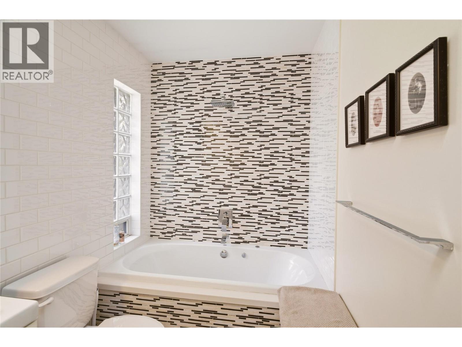  4337 Dunvegan Court, Kelowna