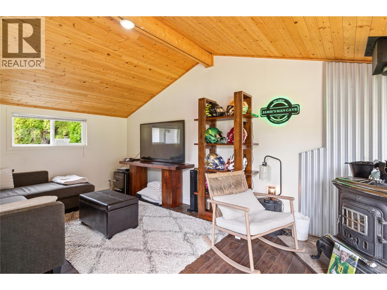  4337 Dunvegan Court, Kelowna