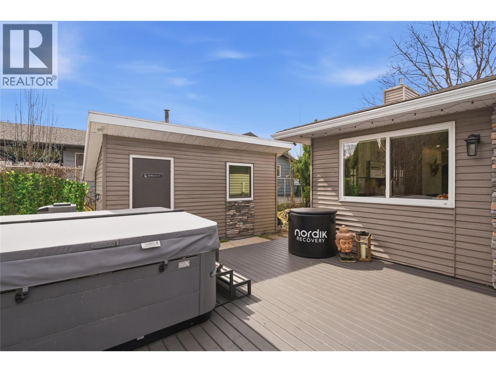  4337 Dunvegan Court, Kelowna