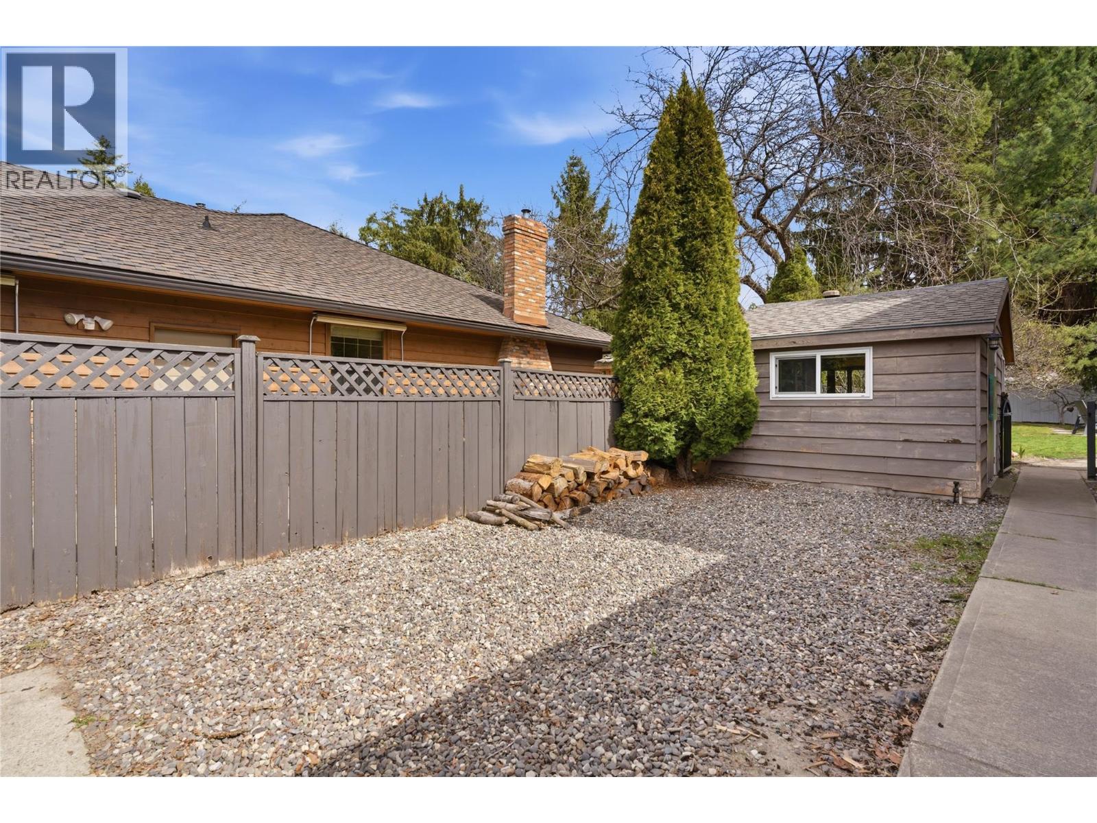  4337 Dunvegan Court, Kelowna