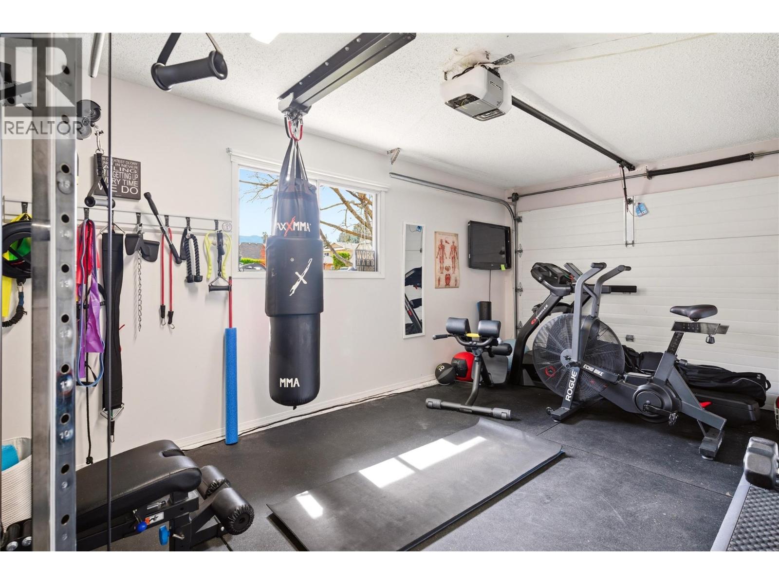  4337 Dunvegan Court, Kelowna