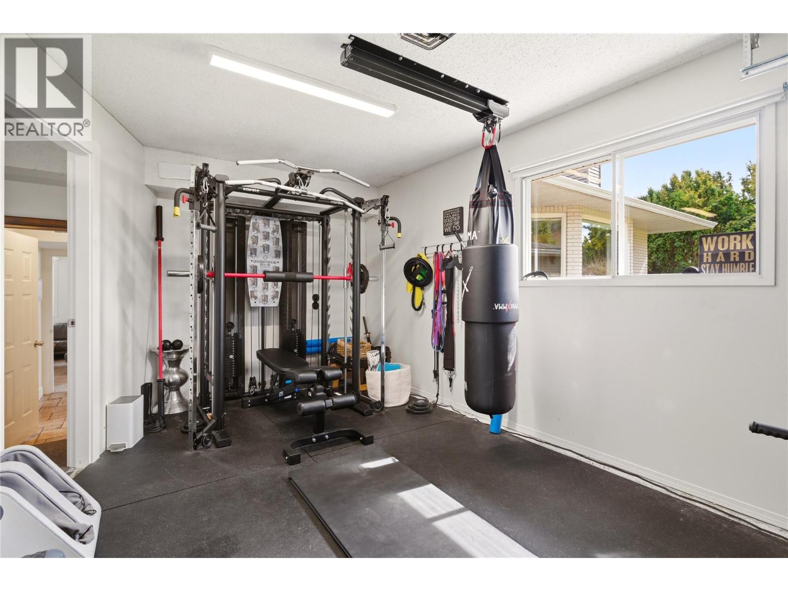  4337 Dunvegan Court, Kelowna