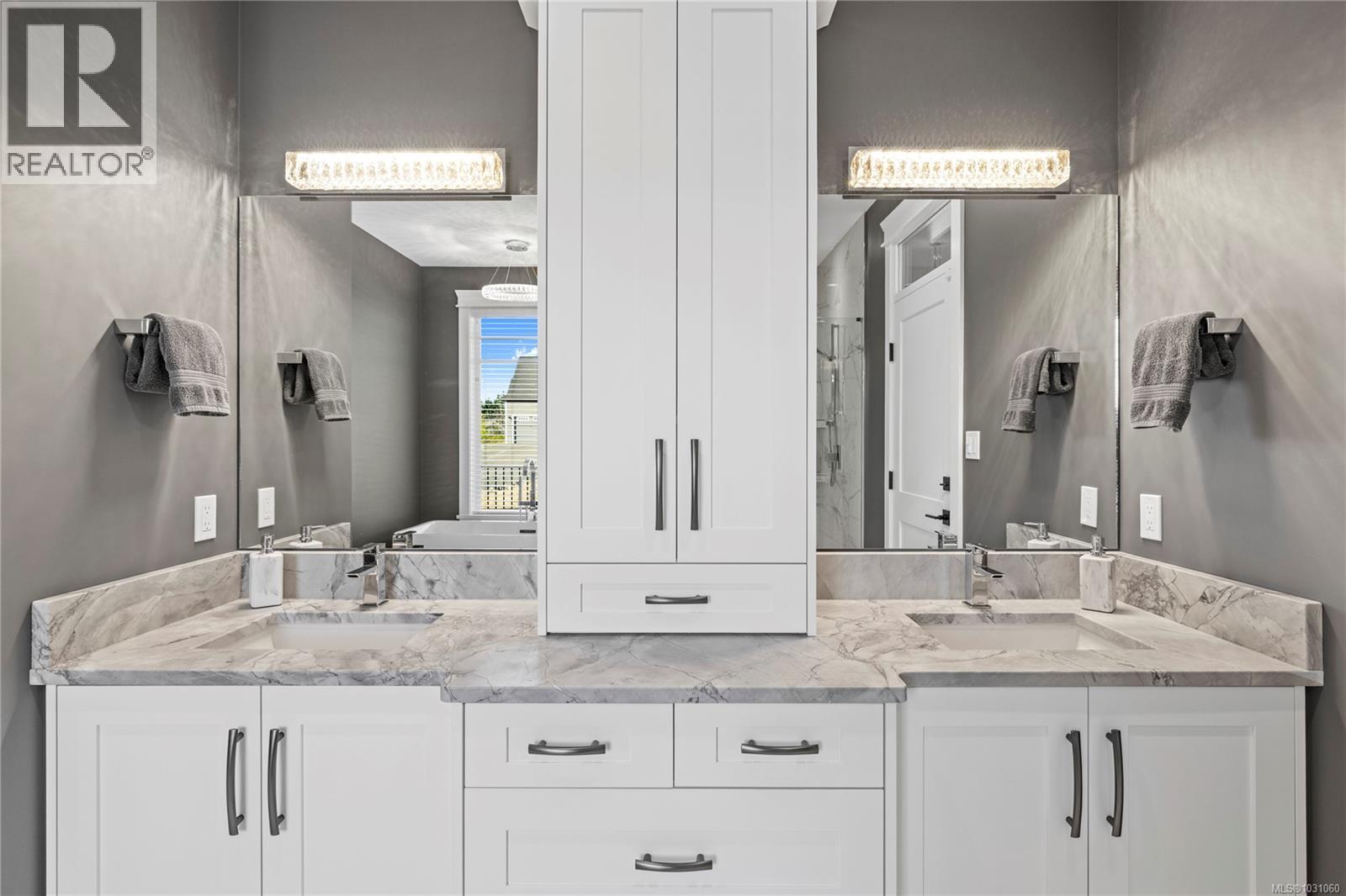 6127 Chase Dr, Port Alberni