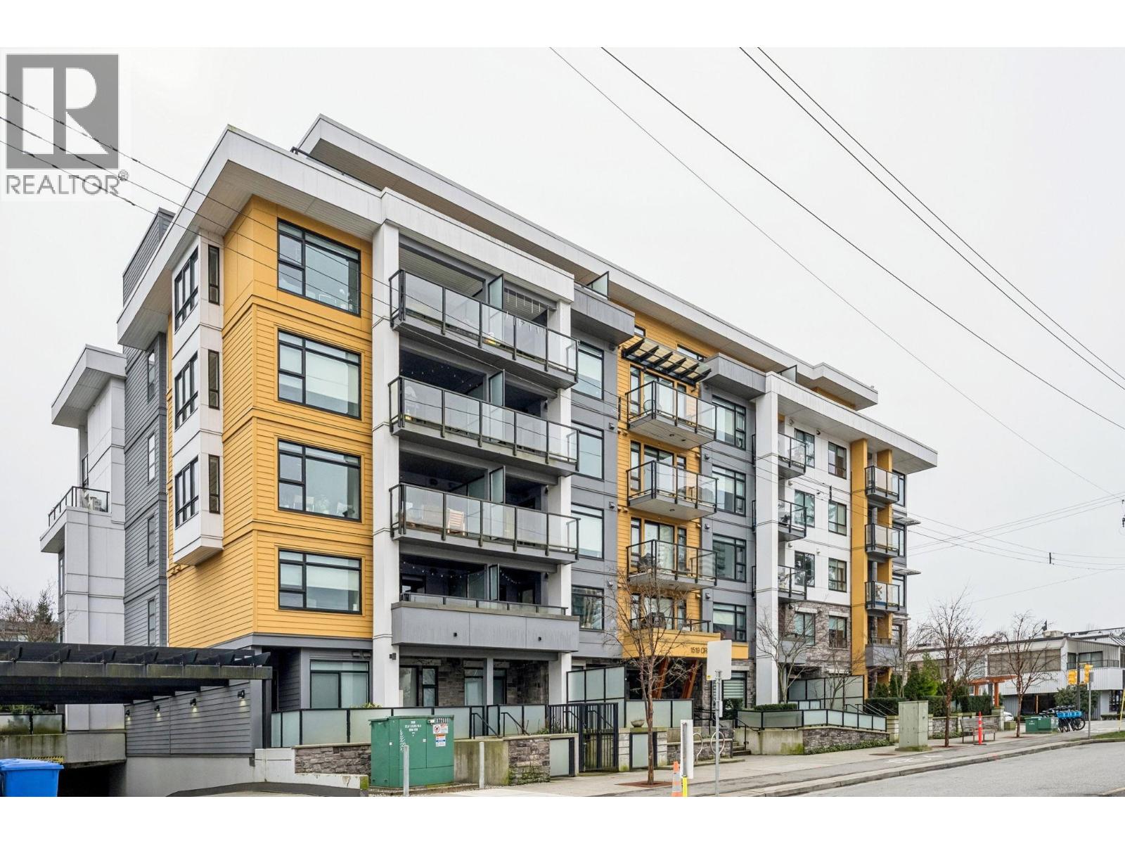 201 1519 CROWN STREET, North Vancouver