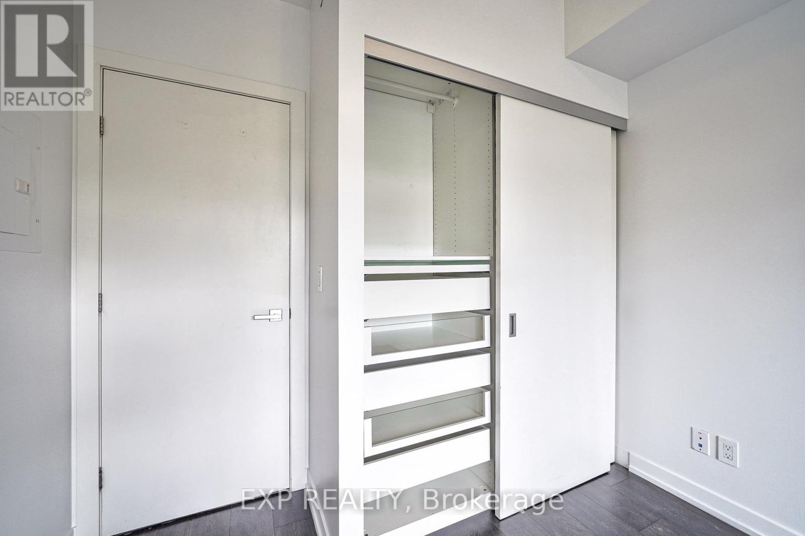 #209 223 ST CLAIR AVENUE W - 7