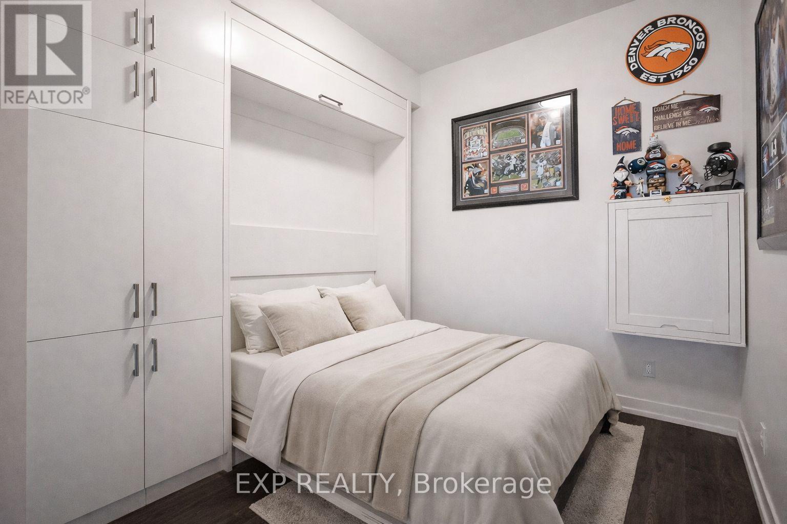 #209 223 ST CLAIR AVENUE W - 9