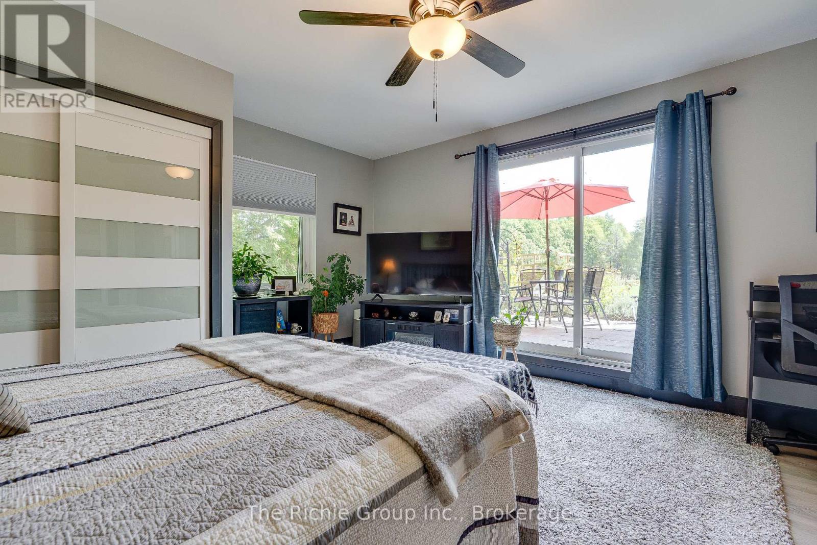 21 BARTLEY DRIVE - 35