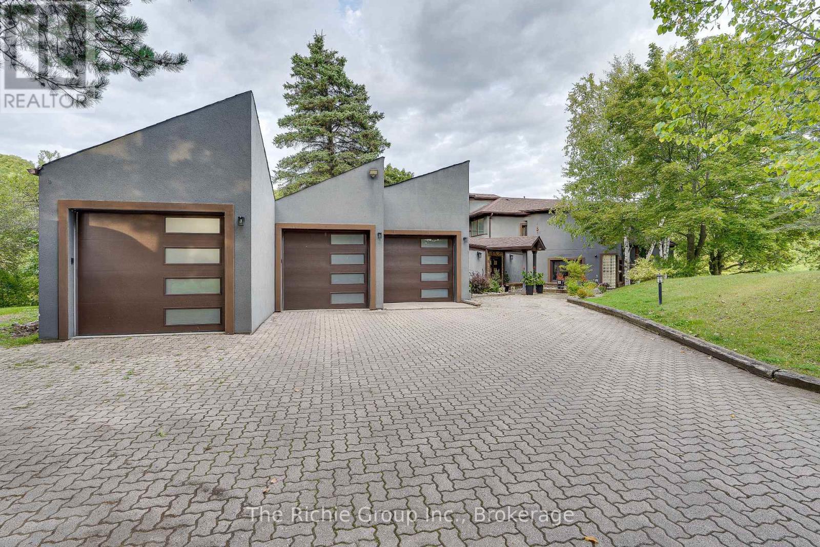 21 BARTLEY DRIVE - 43