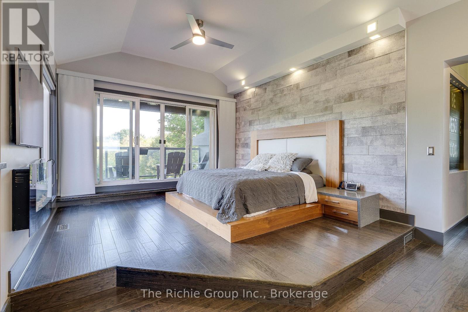 21 BARTLEY DRIVE - 21