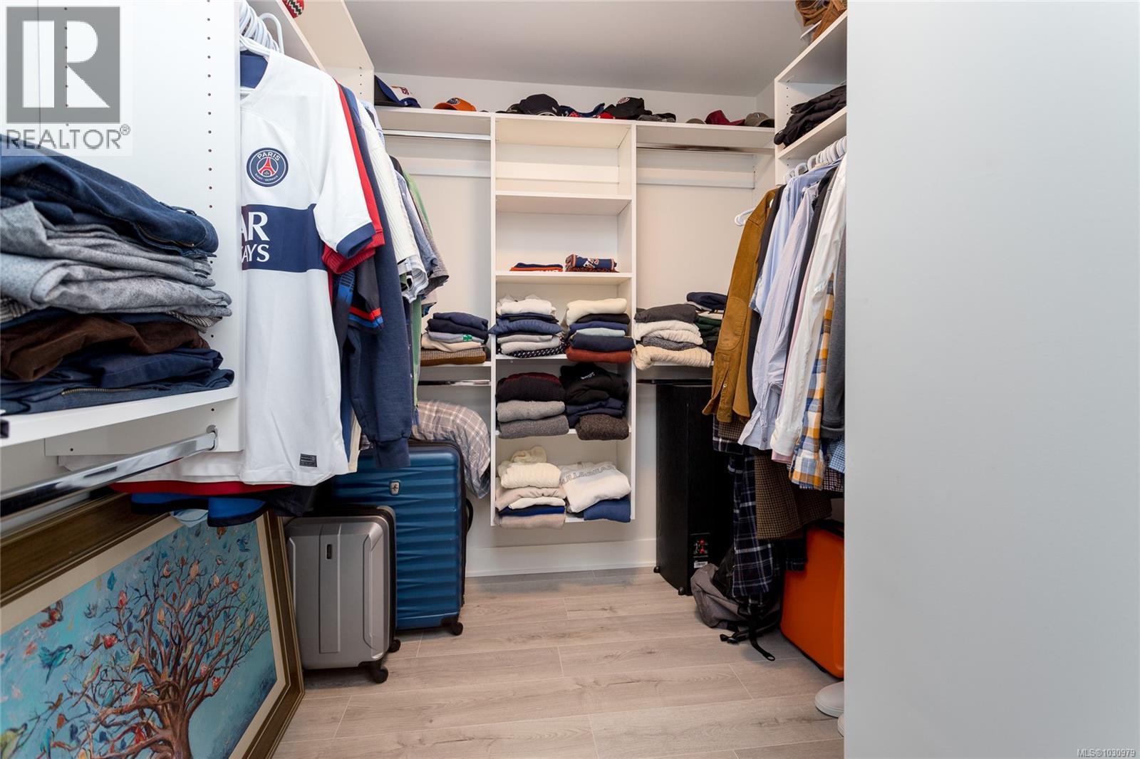 1212 MOONSTONE LOOP - 20