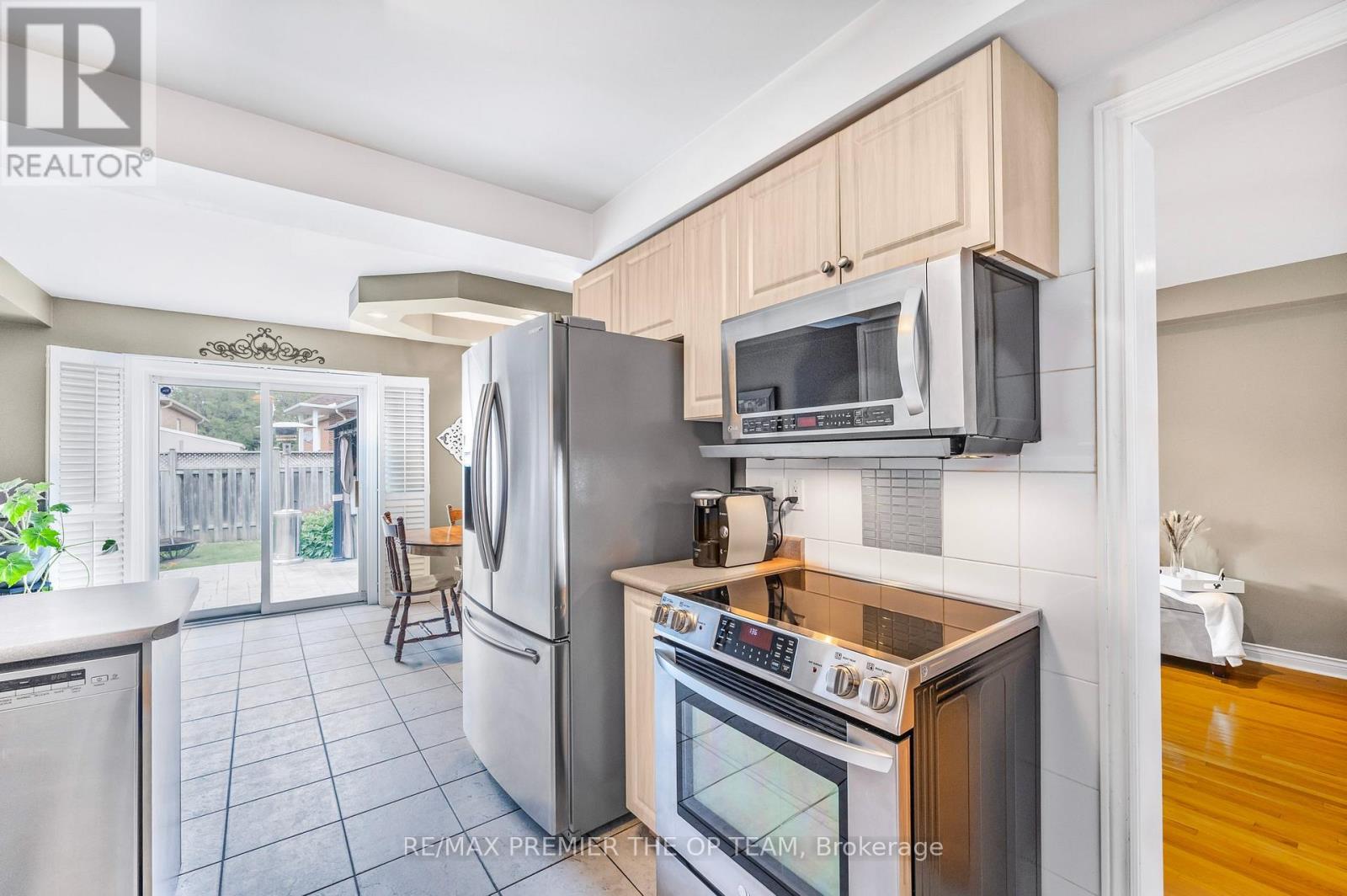 223 LANDSBRIDGE STREET - 16