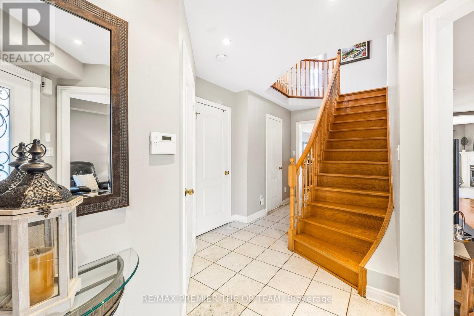 223 LANDSBRIDGE STREET - 2