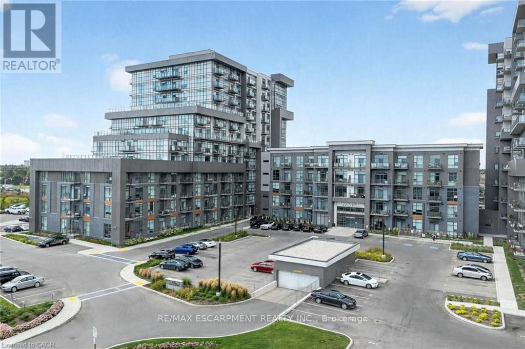 419 - 450 DUNDAS STREET E