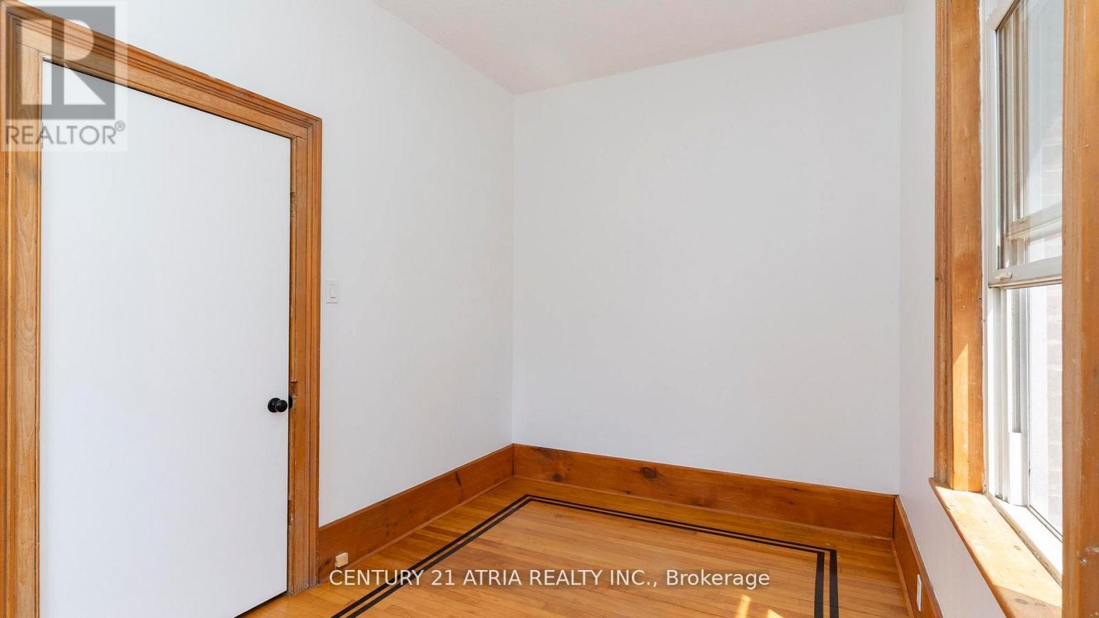 130 WELLINGTON STREET S - 21