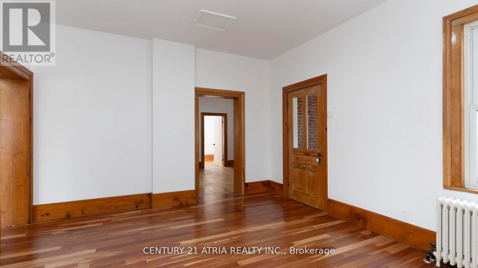 130 WELLINGTON STREET S - 32