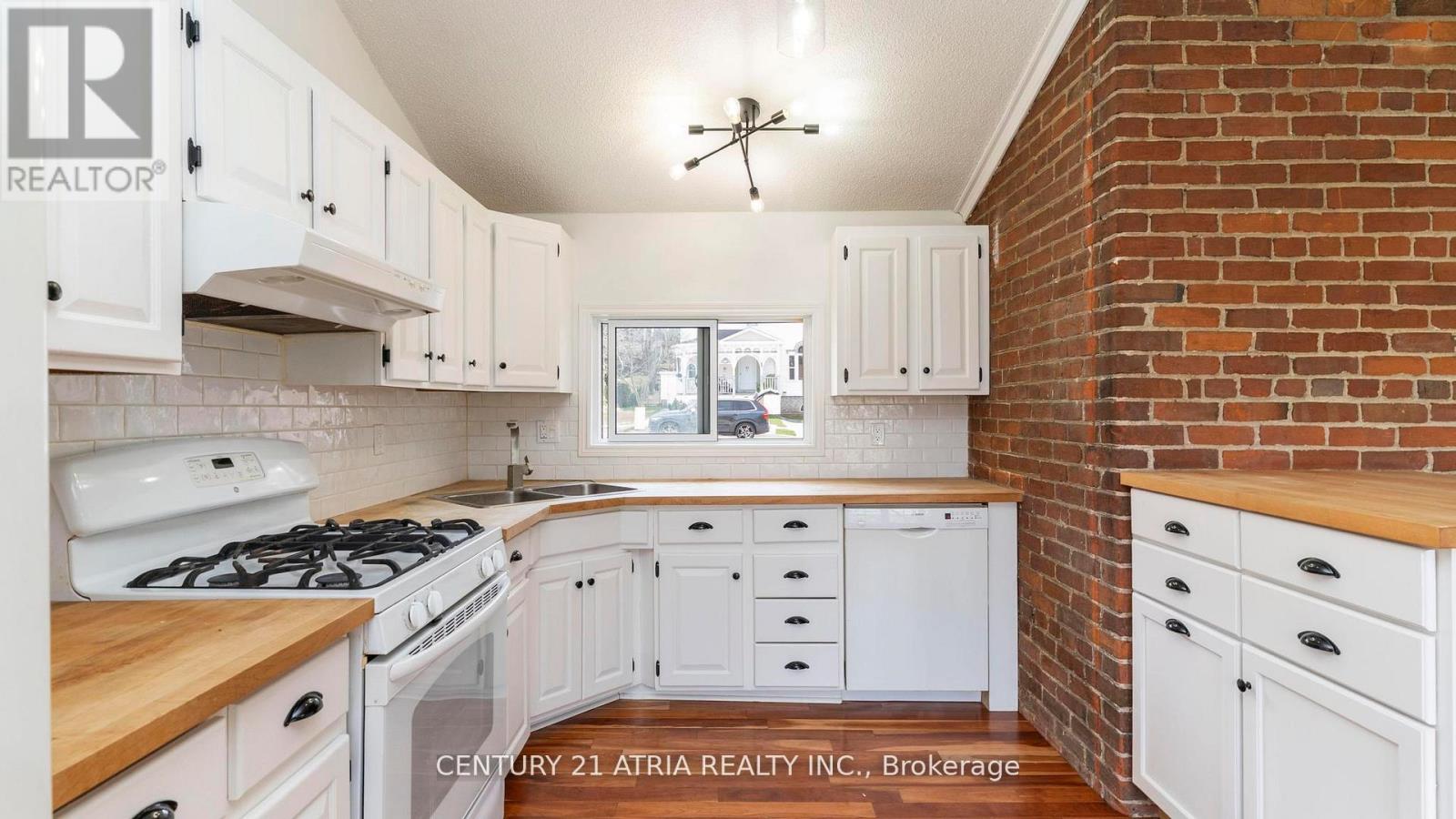 130 WELLINGTON STREET S - 39