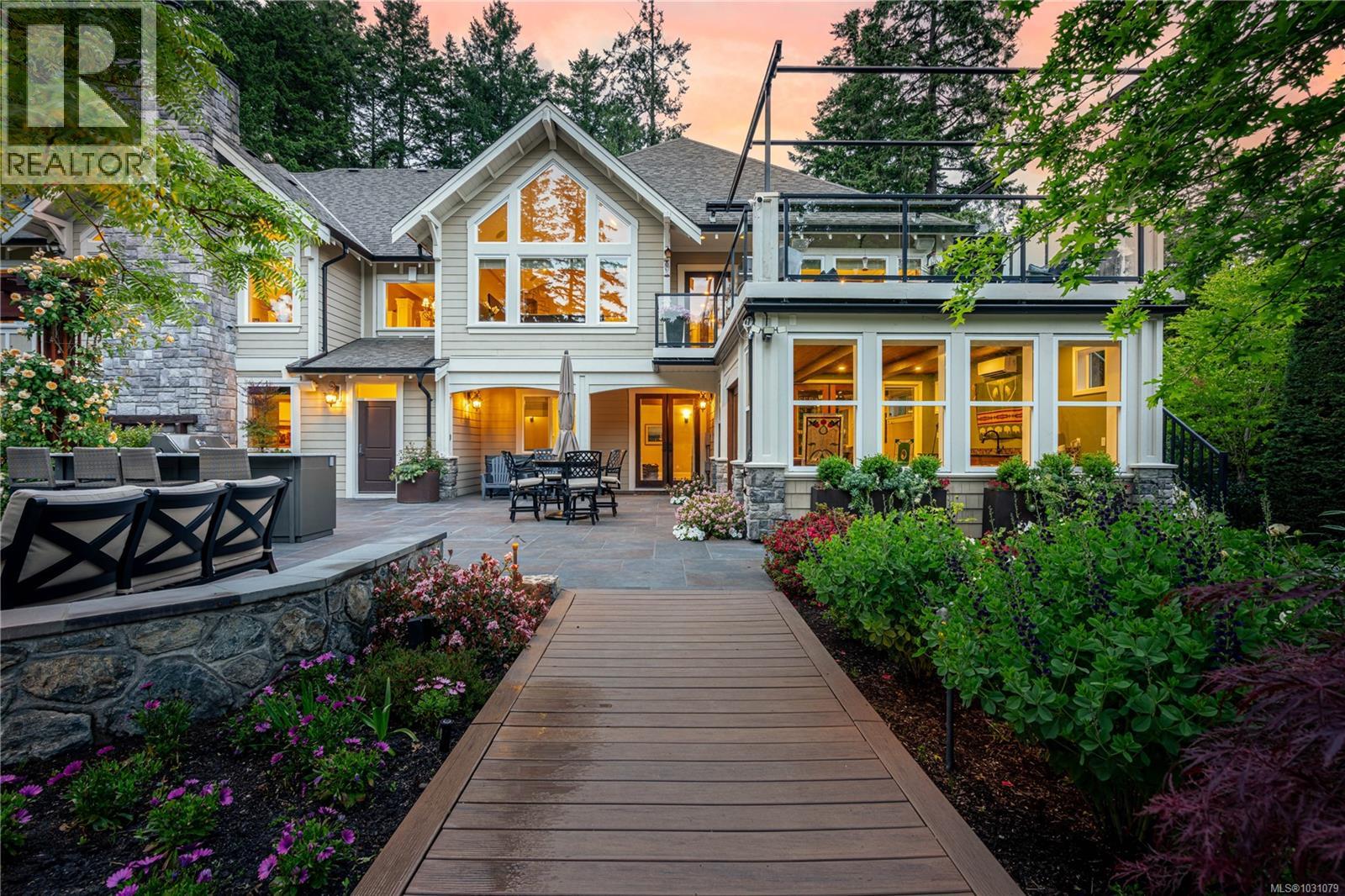 441 Glendower Rd, Saanich