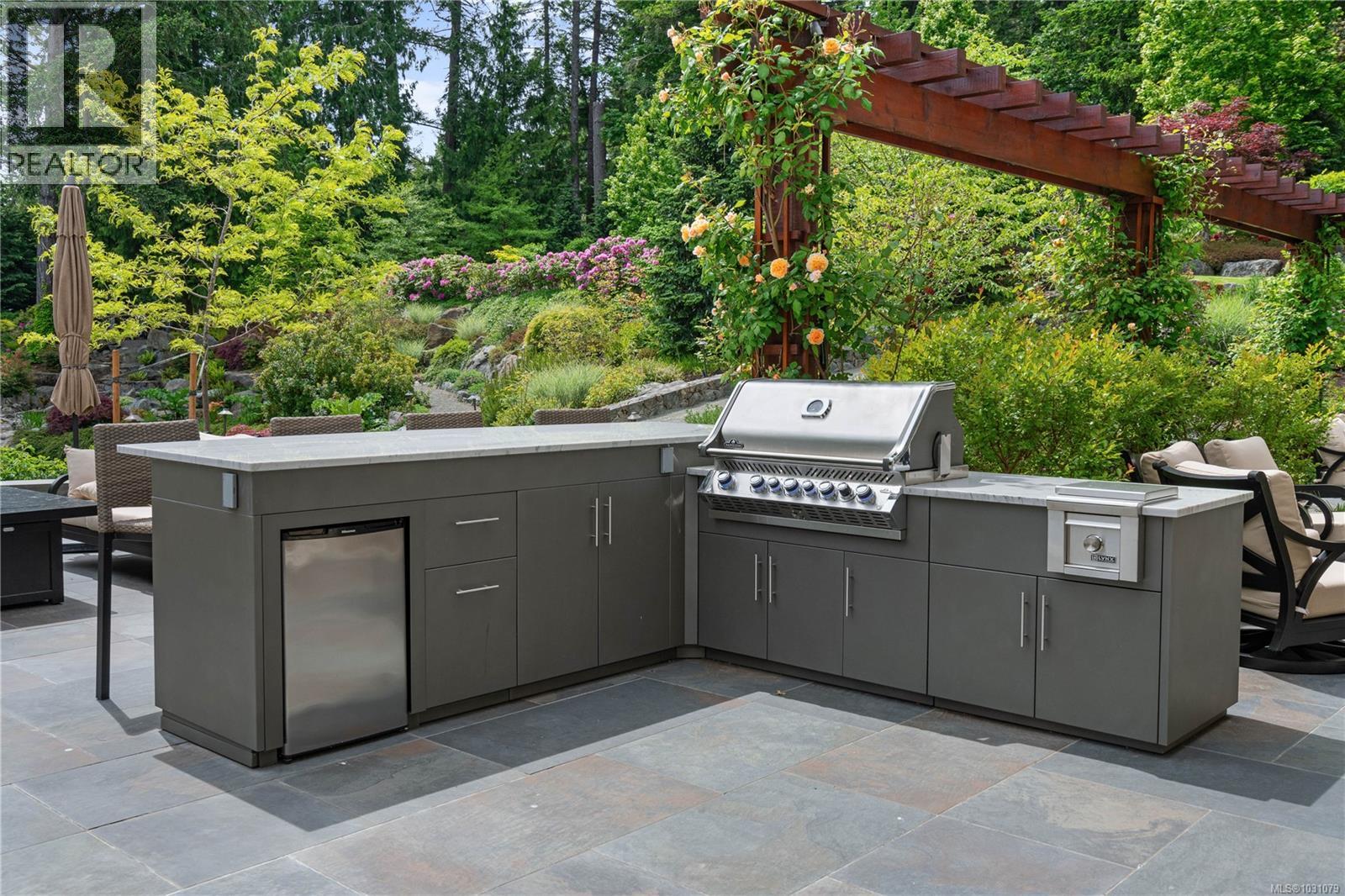 441 Glendower Rd, Saanich