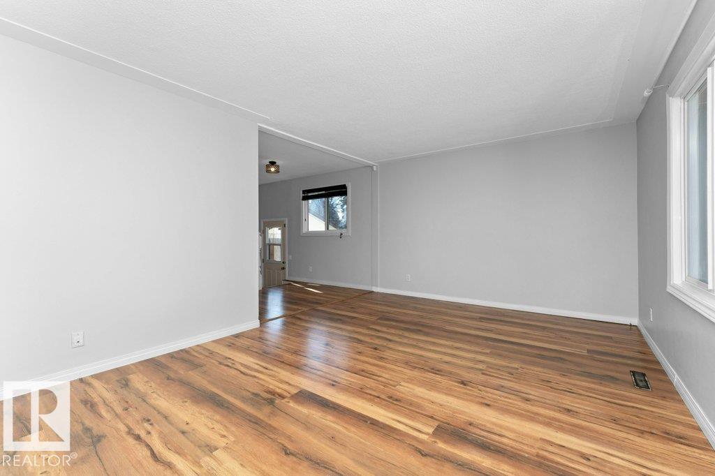 4303 104A AV NW, Edmonton