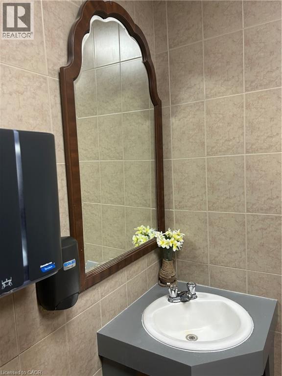 1500 UPPER MIDDLE Road W, Oakville, Ontario, L6M3G3 — Photo 10