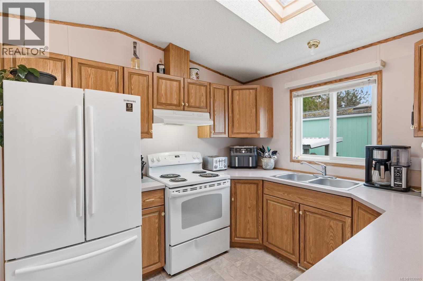 #67 10325 Lakeshore Rd - 4