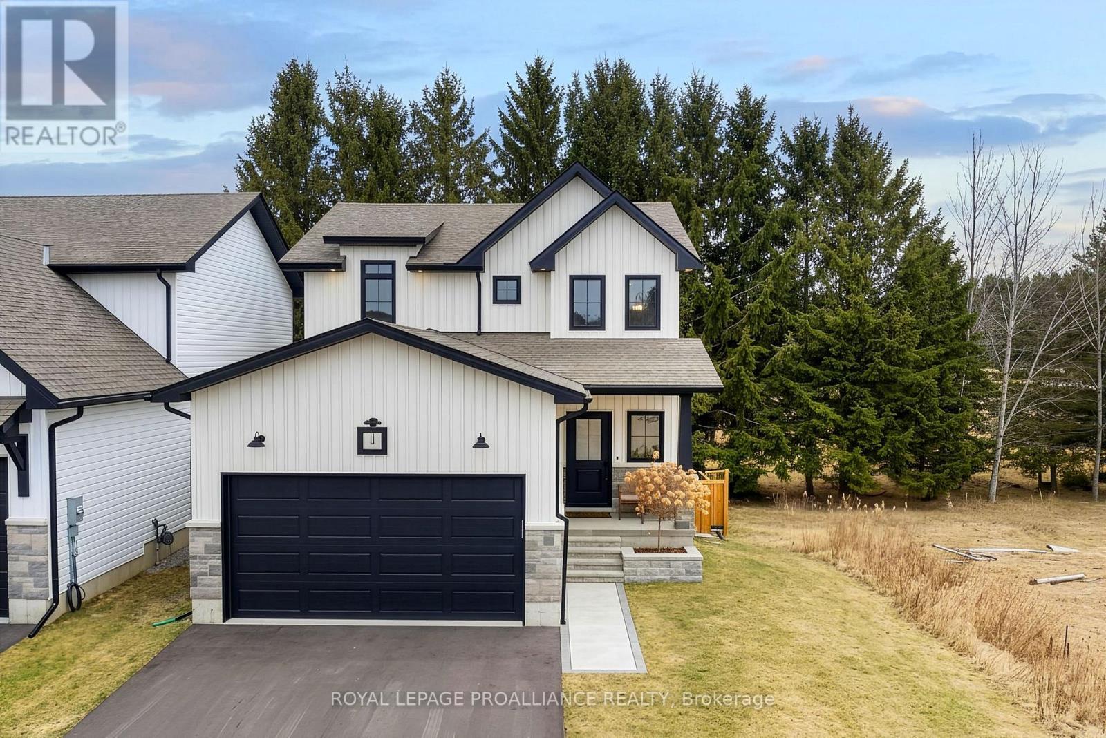 4 MACKENZIE JOHN CRESCENT